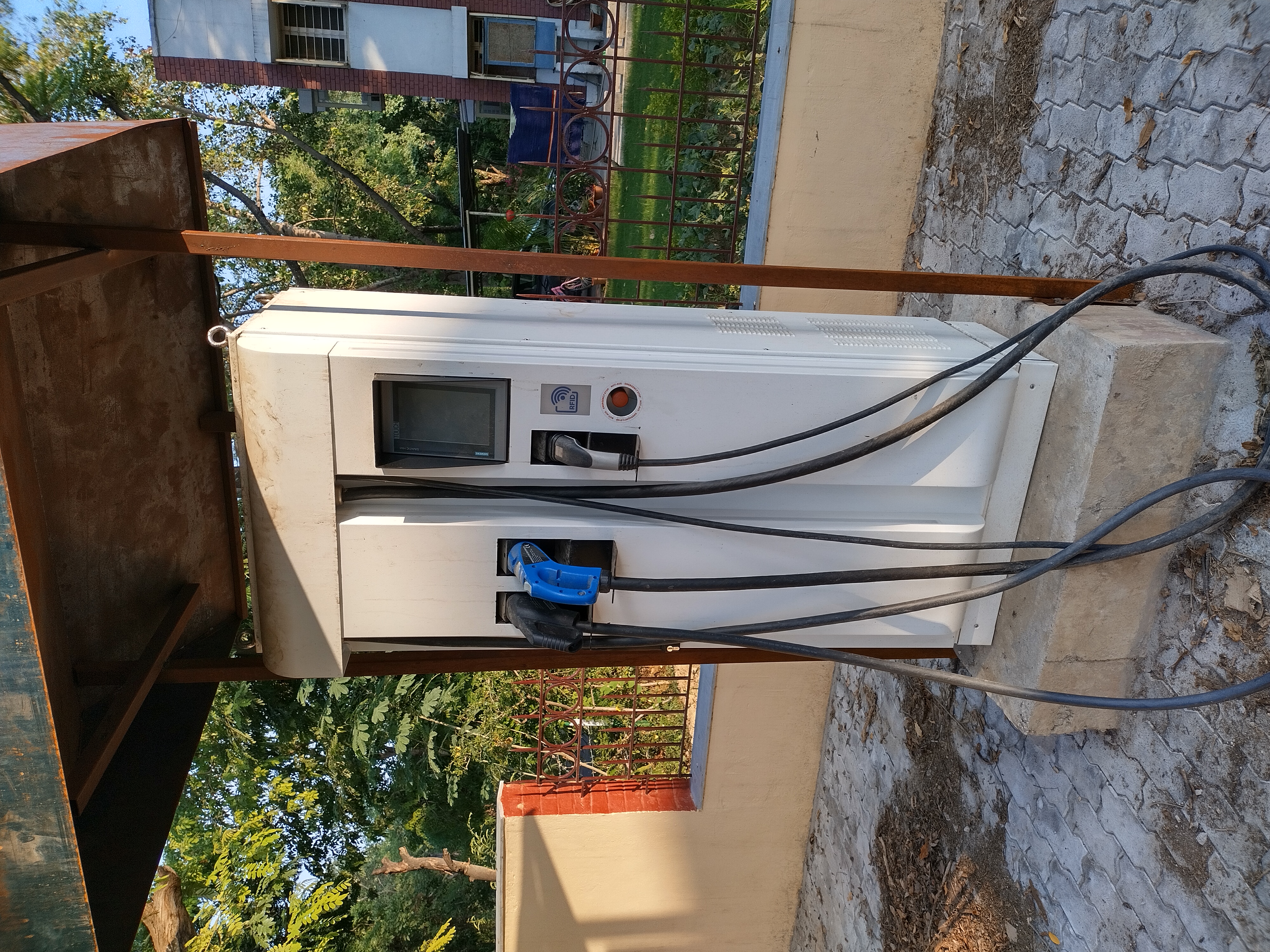 India’s EV Revolution Still Ends at the Apartment Parking Meeting